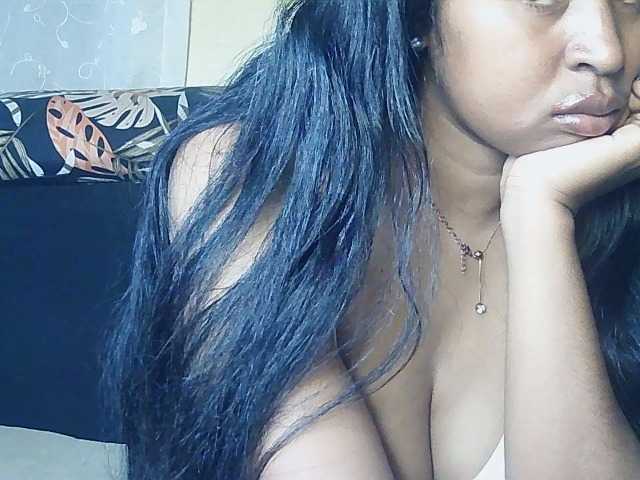 Queenihot live cam on BongaCams