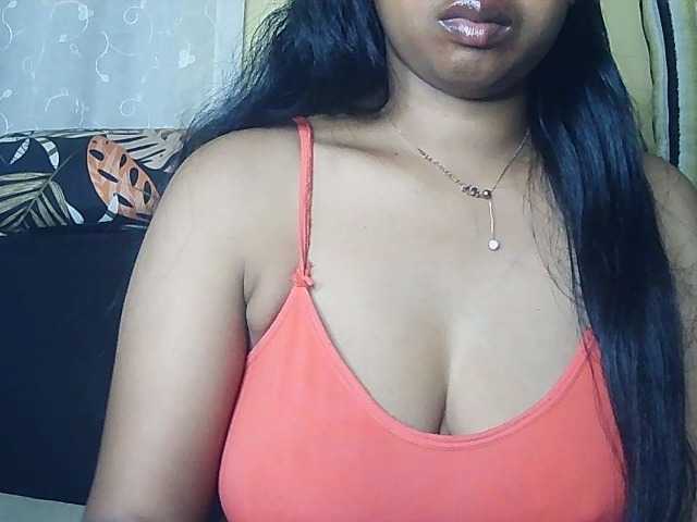 Queenihot live cam on BongaCams