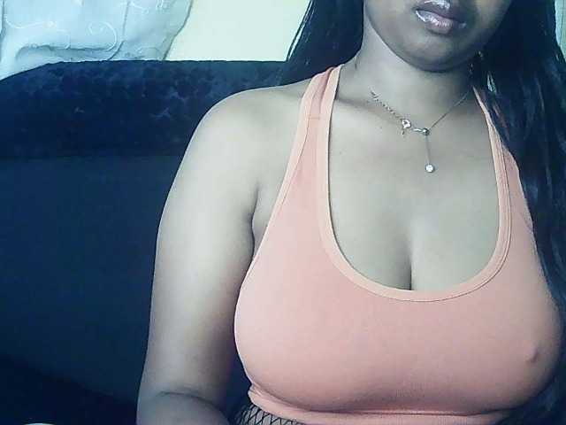 Queenihot live cam on BongaCams