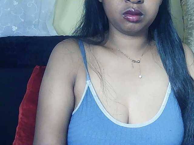 Queenihot live cam on BongaCams