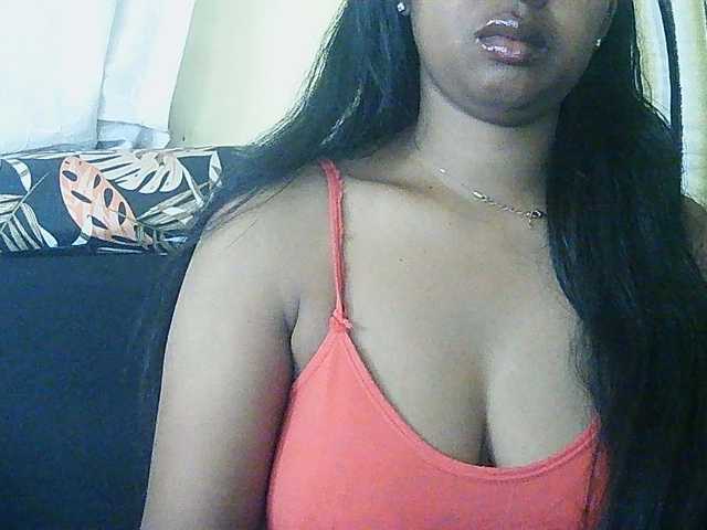 Queenihot live cam on BongaCams