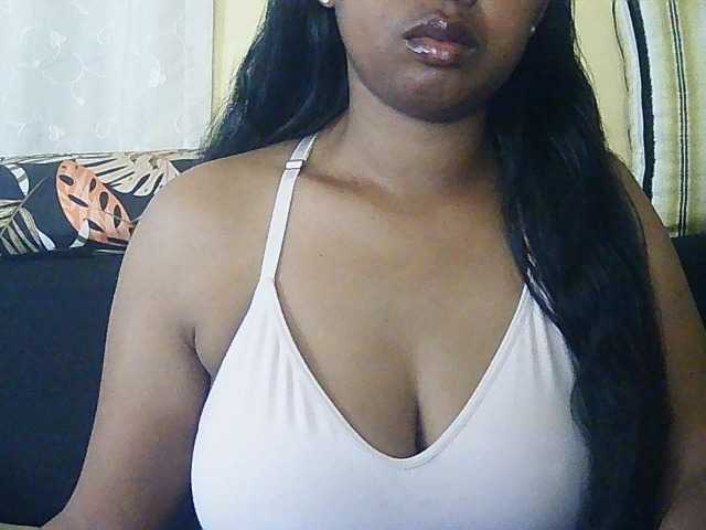 Queenihot live webcam show