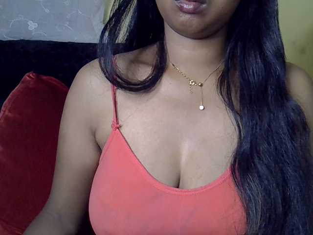 Queenihot live cam on BongaCams