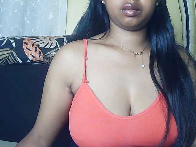 Queenihot live cam on BongaCams
