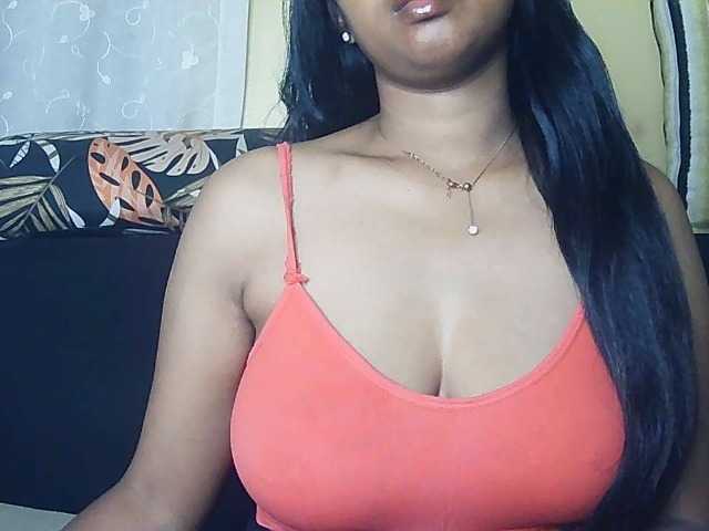 Queenihot live cam on BongaCams