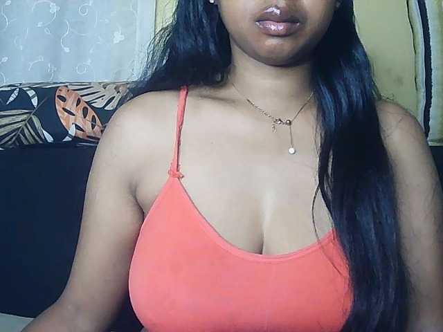 Queenihot live cam on BongaCams
