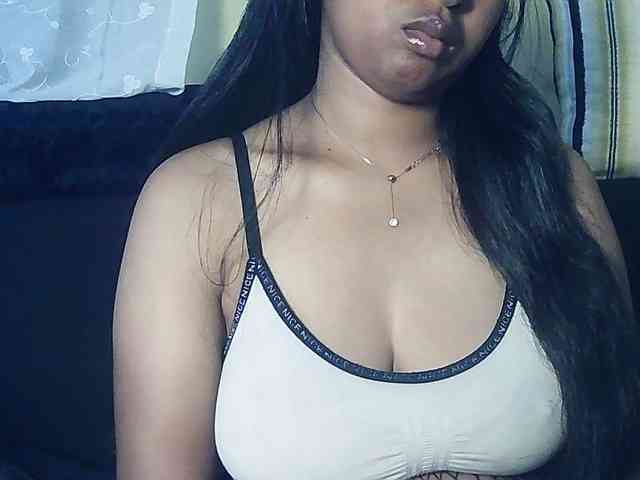 Model: Queenihot
