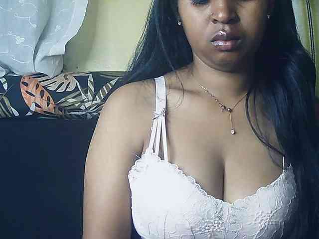Queenihot webcam