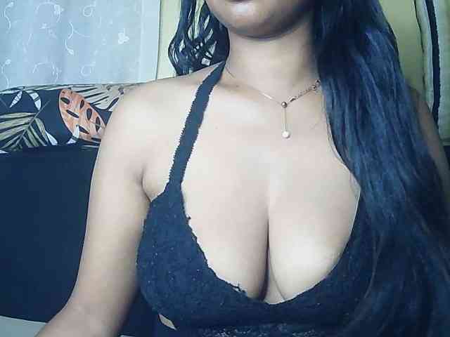 Queenihot Live Webcam on BongaCams