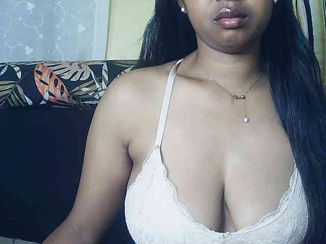 Queenihot webcam