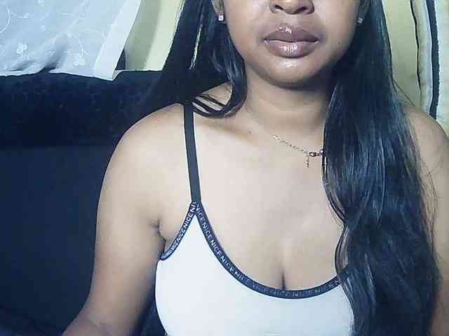 Queenihot Live Webcam on BongaCams