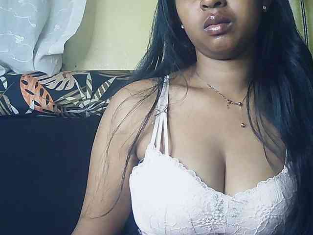 free webcam chat Queenihot