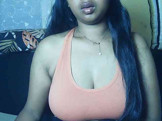 Queenihot webcam