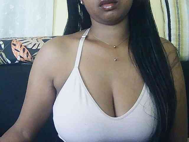 Queenihot webcam