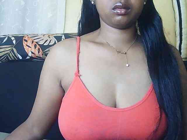 Queenihot webcam