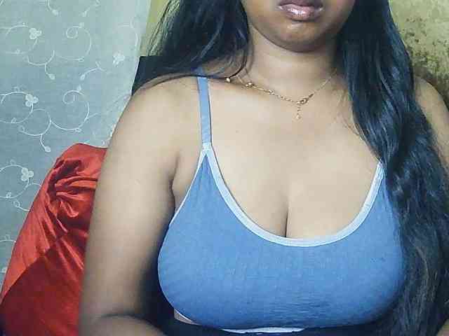 Queenihot webcam