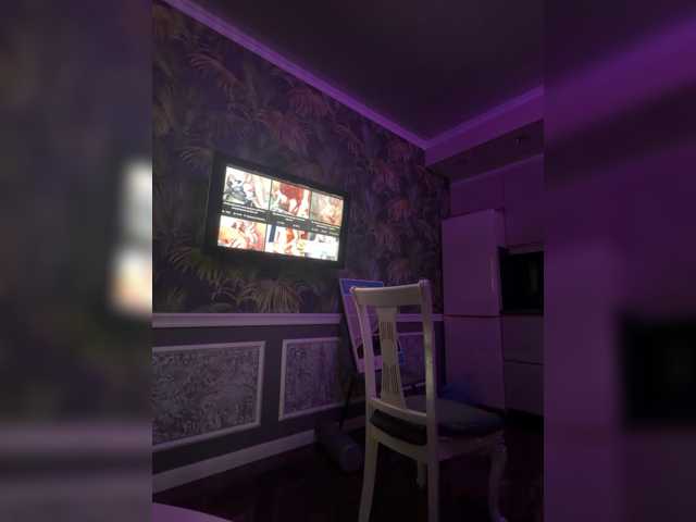 Nikanika27 live cam on BongaCams