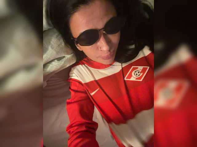Nikanika27 live webcam show