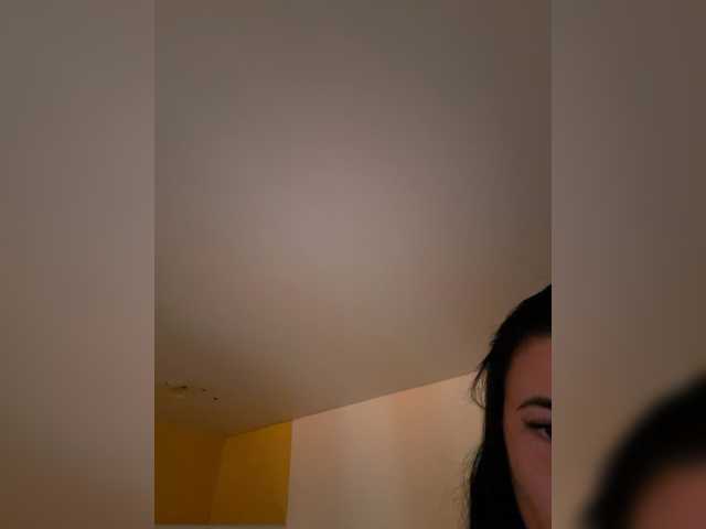 Nikanika27 live cam on BongaCams