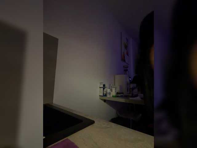 Nikanika27 live cam on BongaCams