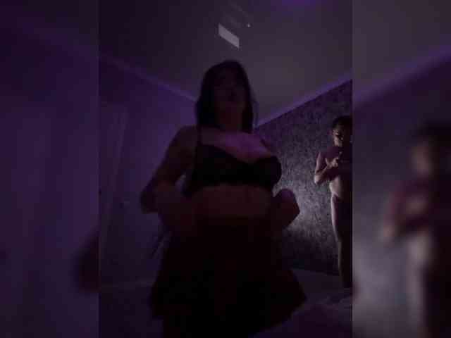 Nikanika27 webcam