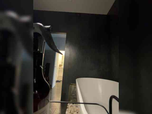 Nikanika27 webcam