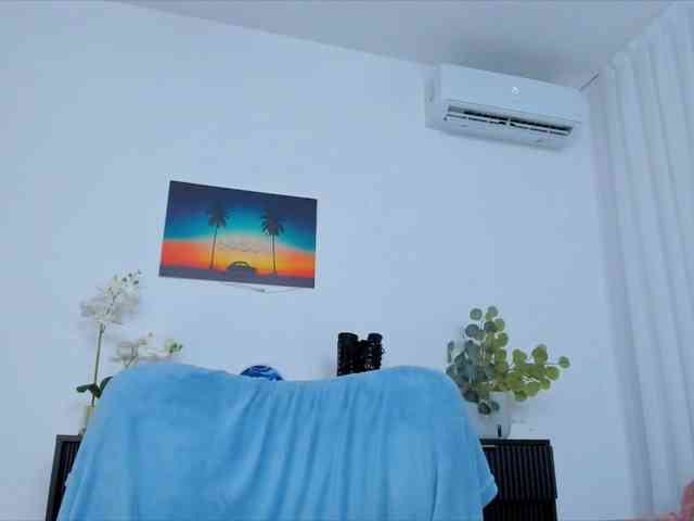 danielaaida webcam