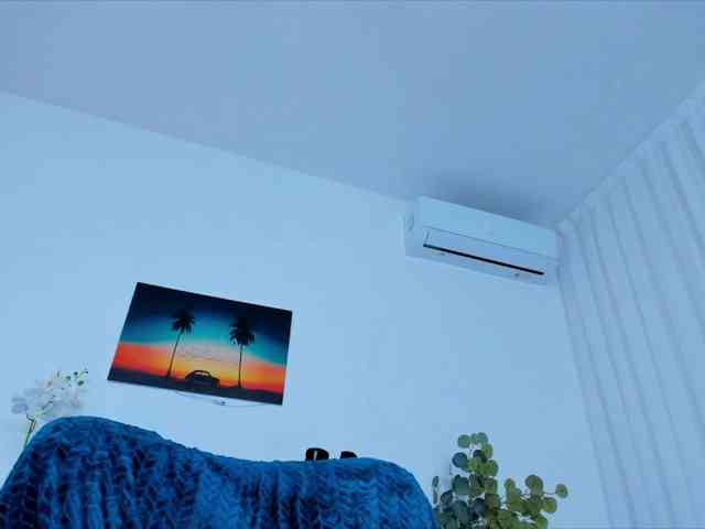 danielaaida webcam