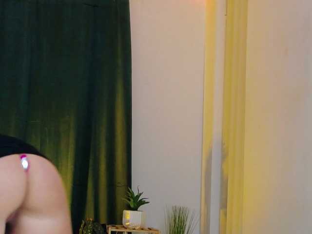 ScarlettNoirr live cam on BongaCams