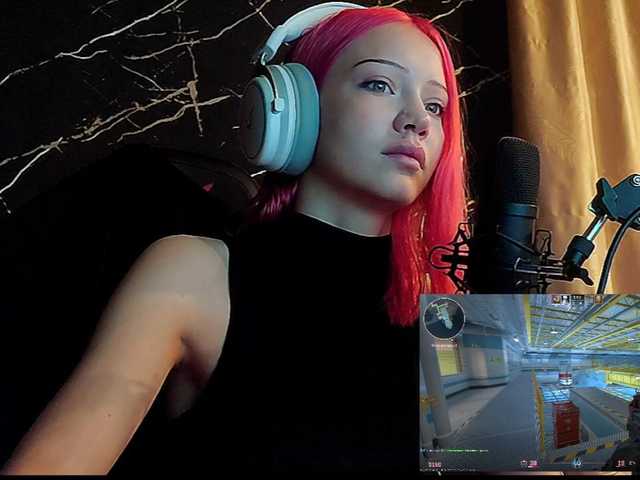 Molodaya live cam on BongaCams