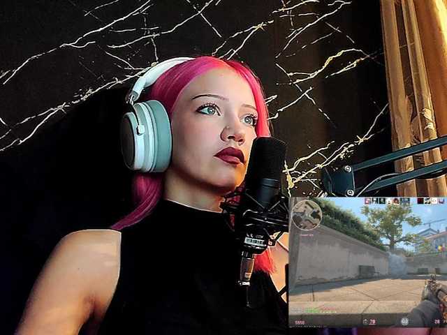 Molodaya live cam on BongaCams