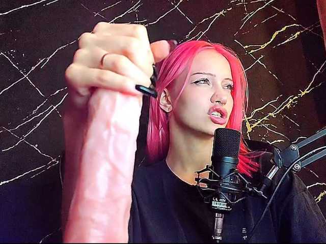 Molodaya live cam on BongaCams