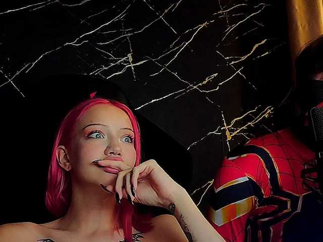 Molodaya live cam on BongaCams