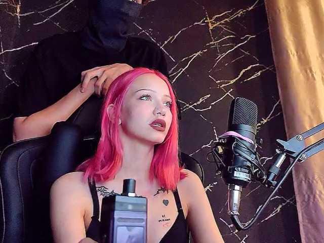 Molodaya live cam on BongaCams