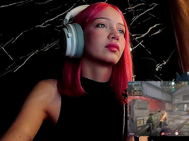 Molodaya live cam on BongaCams