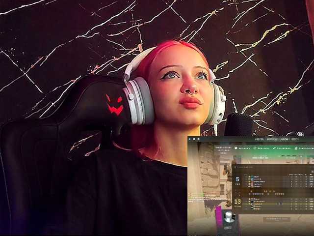 Molodaya live cam on BongaCams