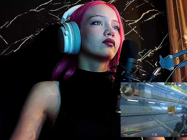 Molodaya live cam on BongaCams