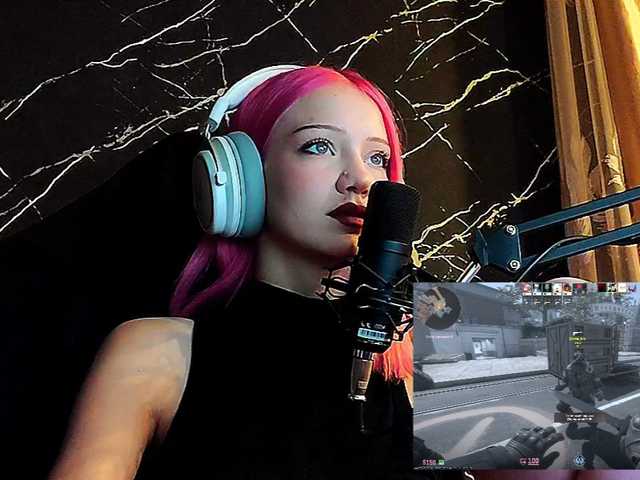Molodaya live cam on BongaCams