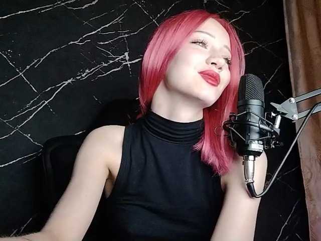 Molodaya live cam on BongaCams