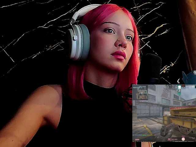 Molodaya live cam on BongaCams