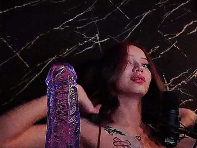 Molodaya live cam on BongaCams