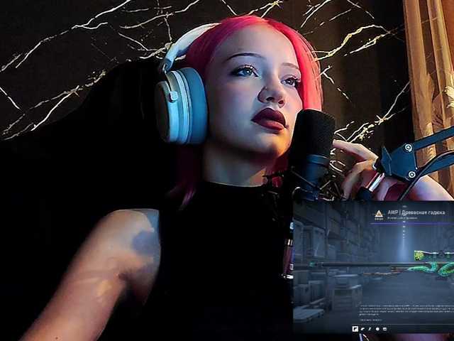 Molodaya live cam on BongaCams