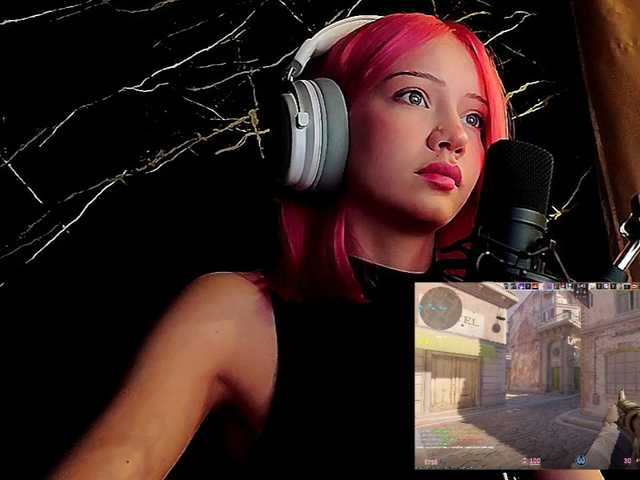 Molodaya live cam on BongaCams