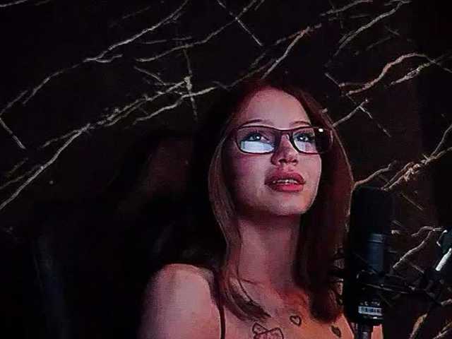 Molodaya, en vivo ahora en BongaCams