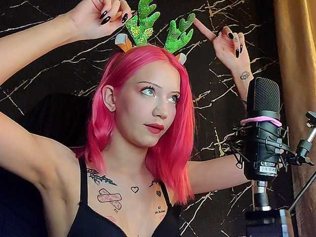 Molodaya live cam on BongaCams