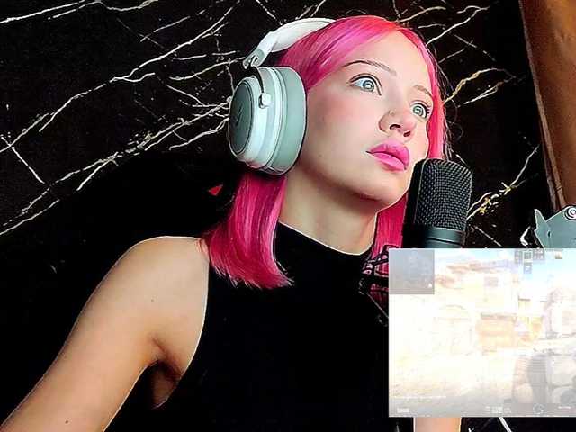 Molodaya live cam on BongaCams