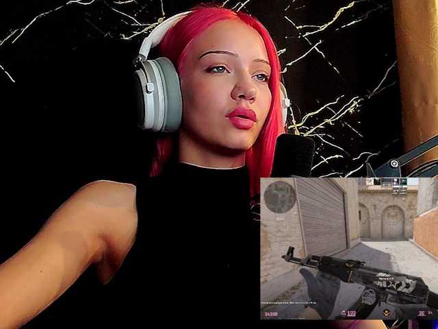 Molodaya live cam on BongaCams