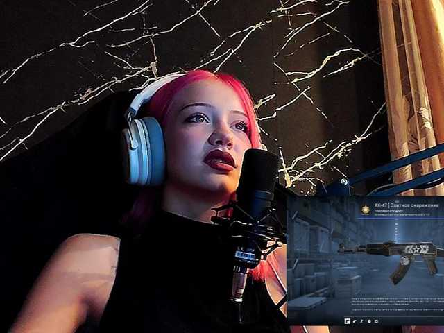 Molodaya live cam on BongaCams