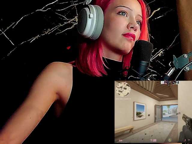 Molodaya live cam on BongaCams