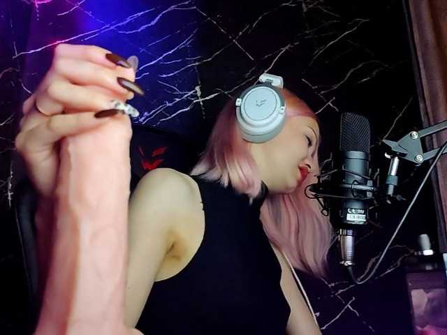 Molodaya live cam on BongaCams